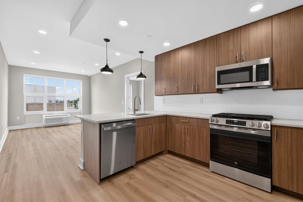 72 VROOM ST # 104, JERSEY CITY, NJ 07306 - Image ea5695de5715539e4c0b615c8ab0251c/744458092