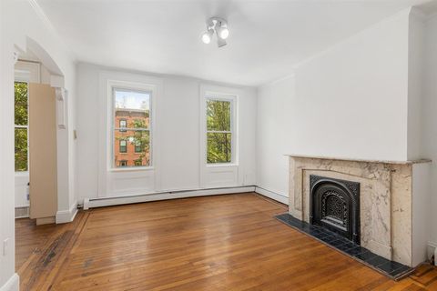 MLS: 250009897