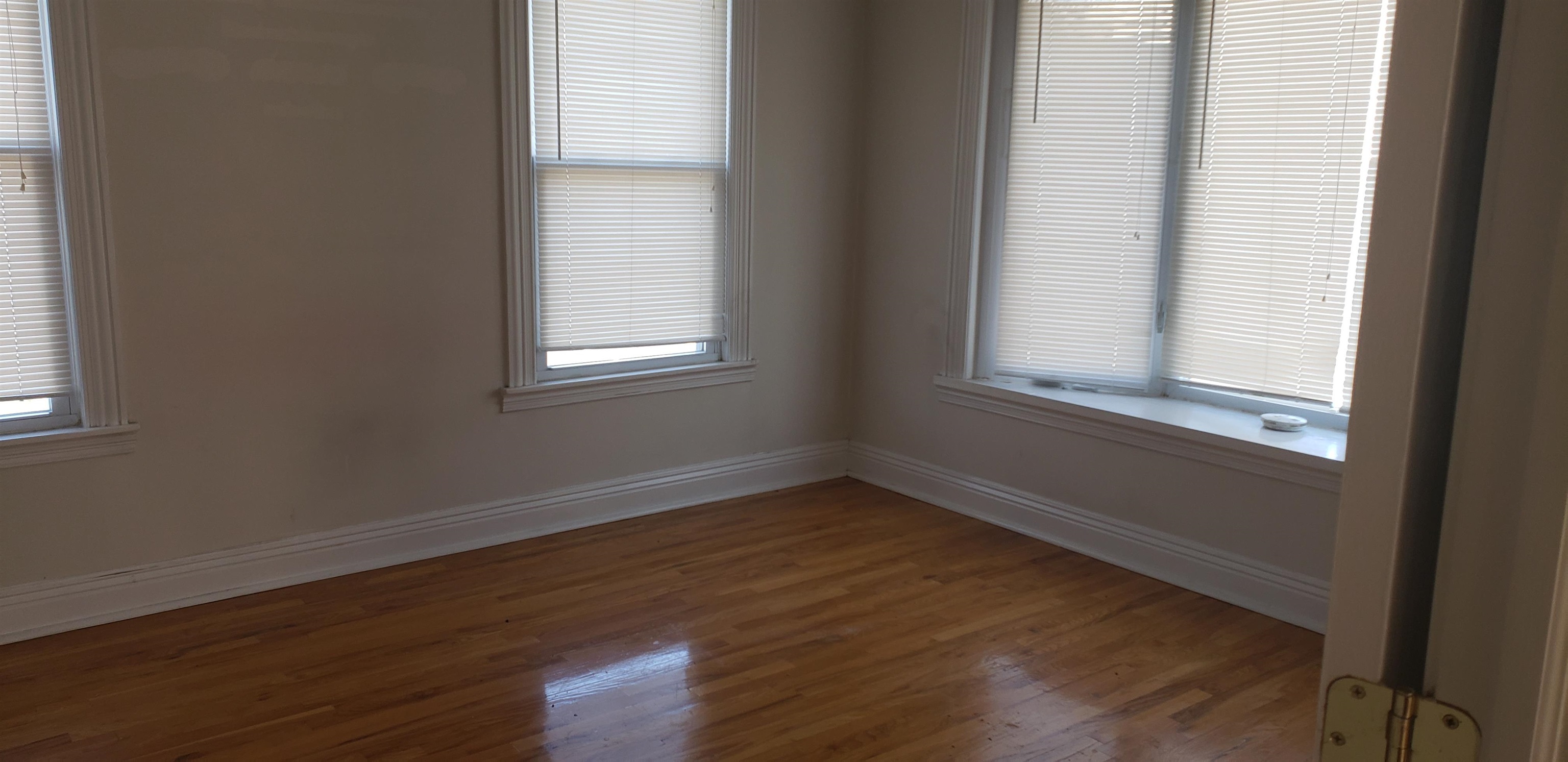 Bayonne, New Jersey 07002, United States, 1 Bedroom Bedrooms, ,1 BathroomBathrooms,Residential,Pending,15231