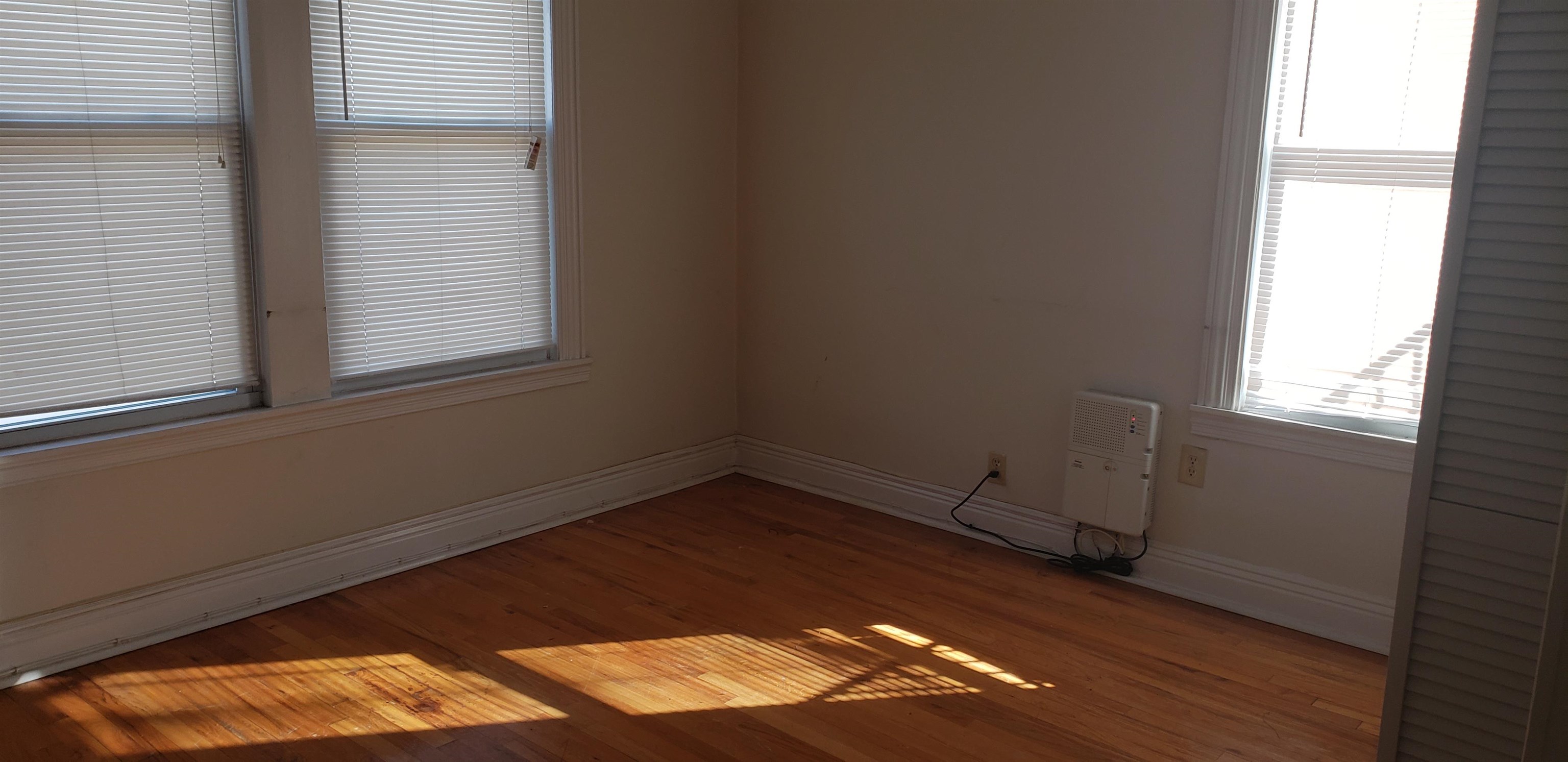 Bayonne, New Jersey 07002, United States, 1 Bedroom Bedrooms, ,1 BathroomBathrooms,Residential,Pending,15231