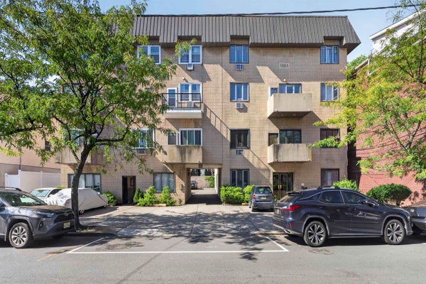 40 W 20TH ST APT 9, BAYONNE, NJ 07002 - Image eb01a2dc38c97d9f5fcecf066681e3fa/2352049126