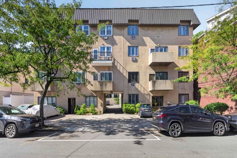 Condo For Sale - 46 West 20th St #9<br/> Bayonne, NJ 07002