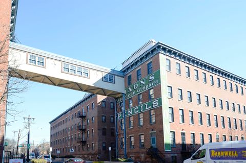 186 WAYNE ST 119D Jersey City NJ 07302