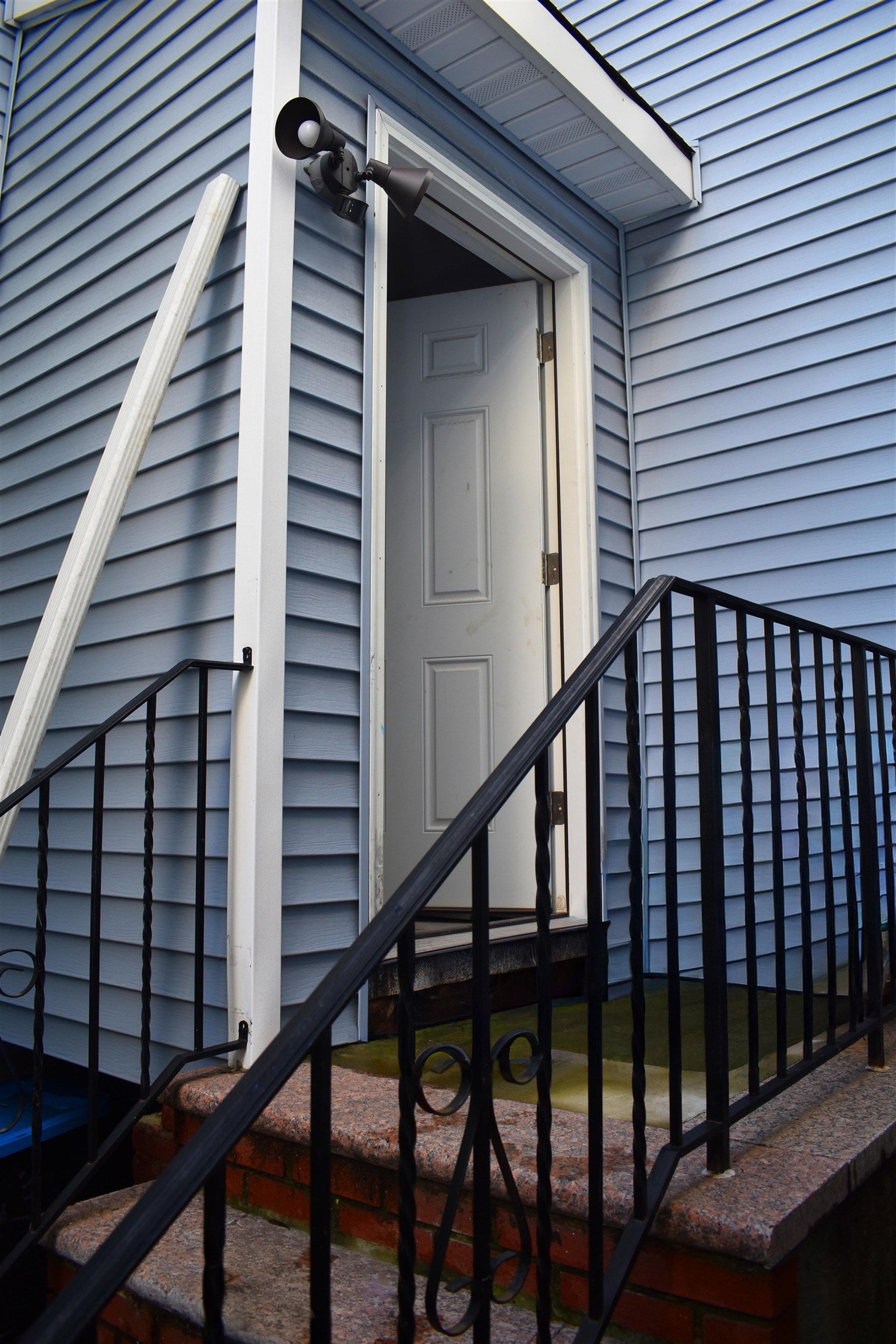 138 BAYVIEW AVE