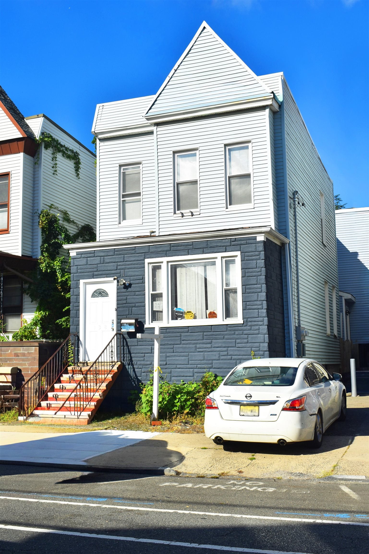 138 BAYVIEW AVE