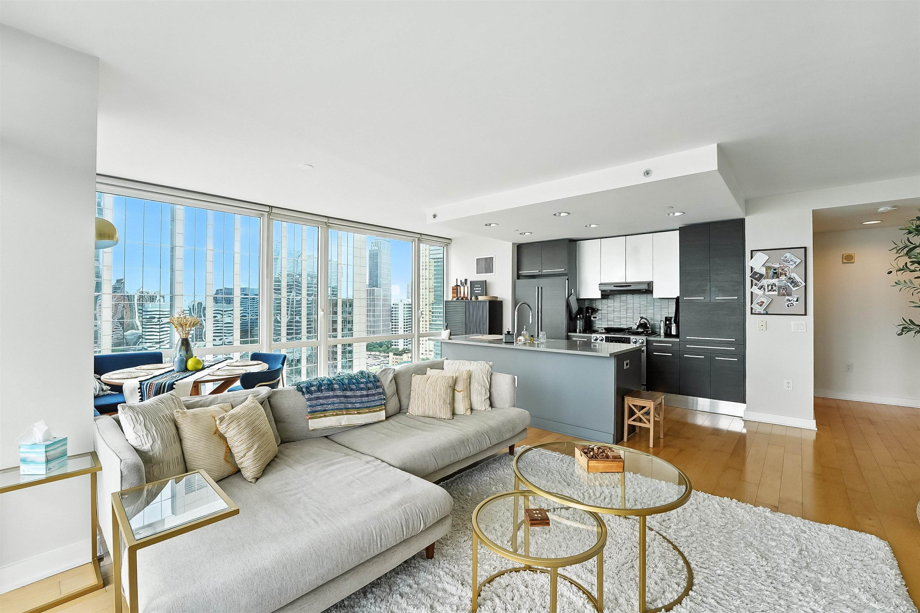 2 2ND ST 2405