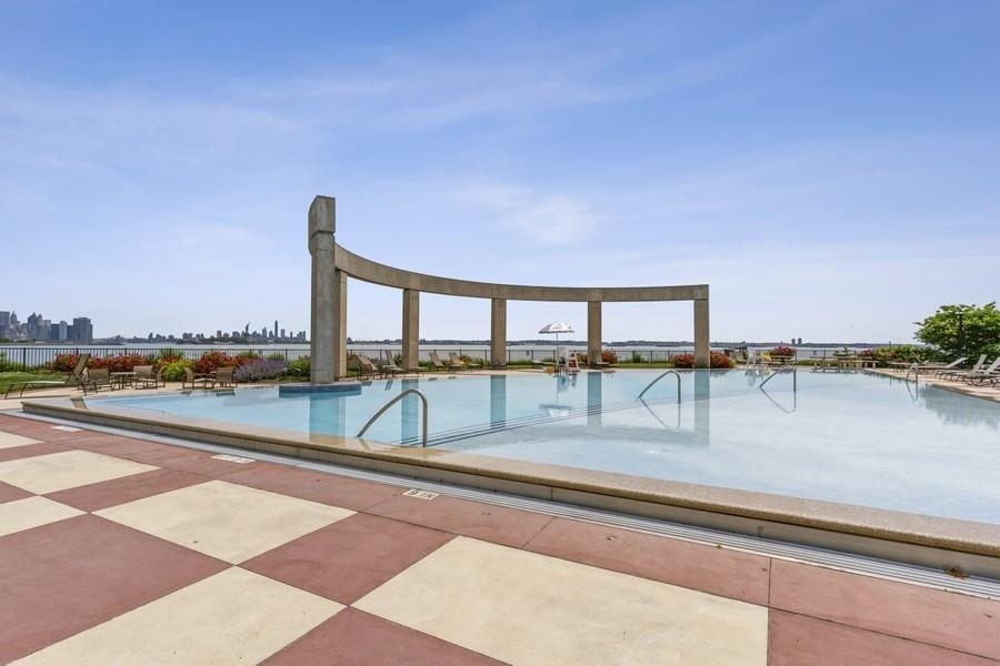 111 Shearwater Ct East Ct #21, Jersey City, New Jersey image 22