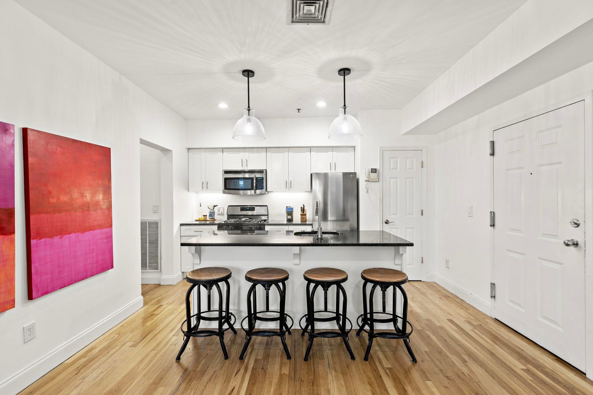 416 GRAND ST 2B