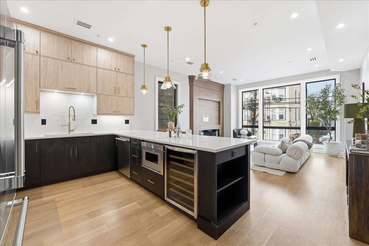 Search Homes 2 134 HANCOCK AVE 2