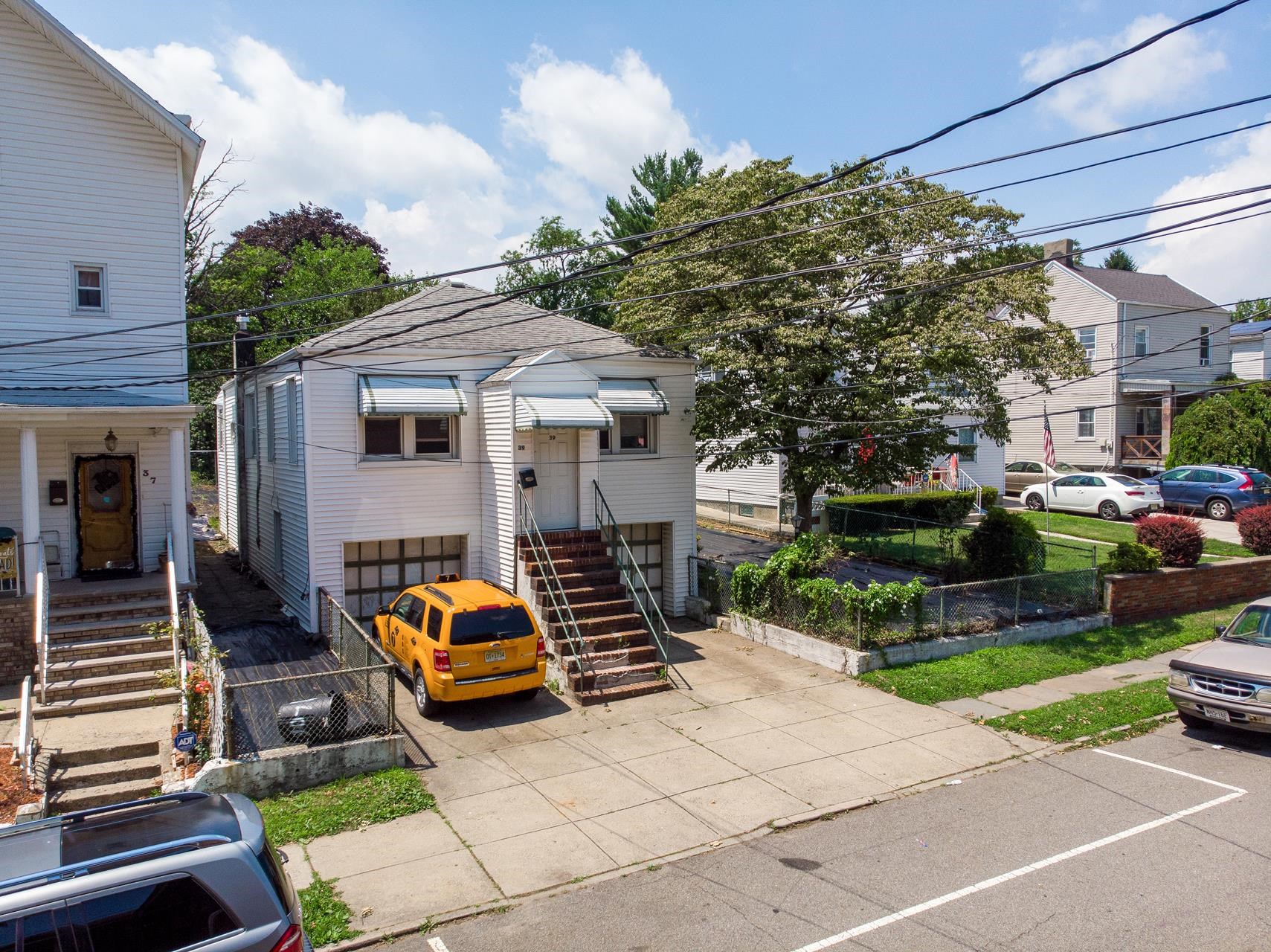 39 Lord Ave, Bayonne, New Jersey image 2