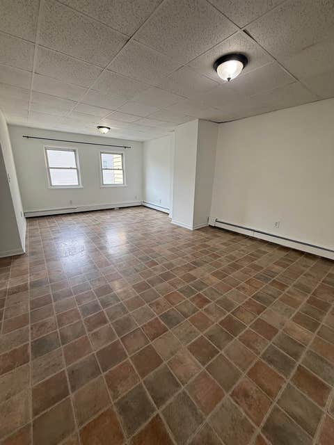Apartment For Rent - 4001 Bergenline Ave #3<br/> Union City, NJ 07087