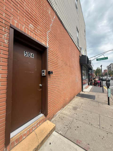 Apartment For Rent - 4001 Bergenline Ave #3<br/> Hudson County, Union City, NJ 07087