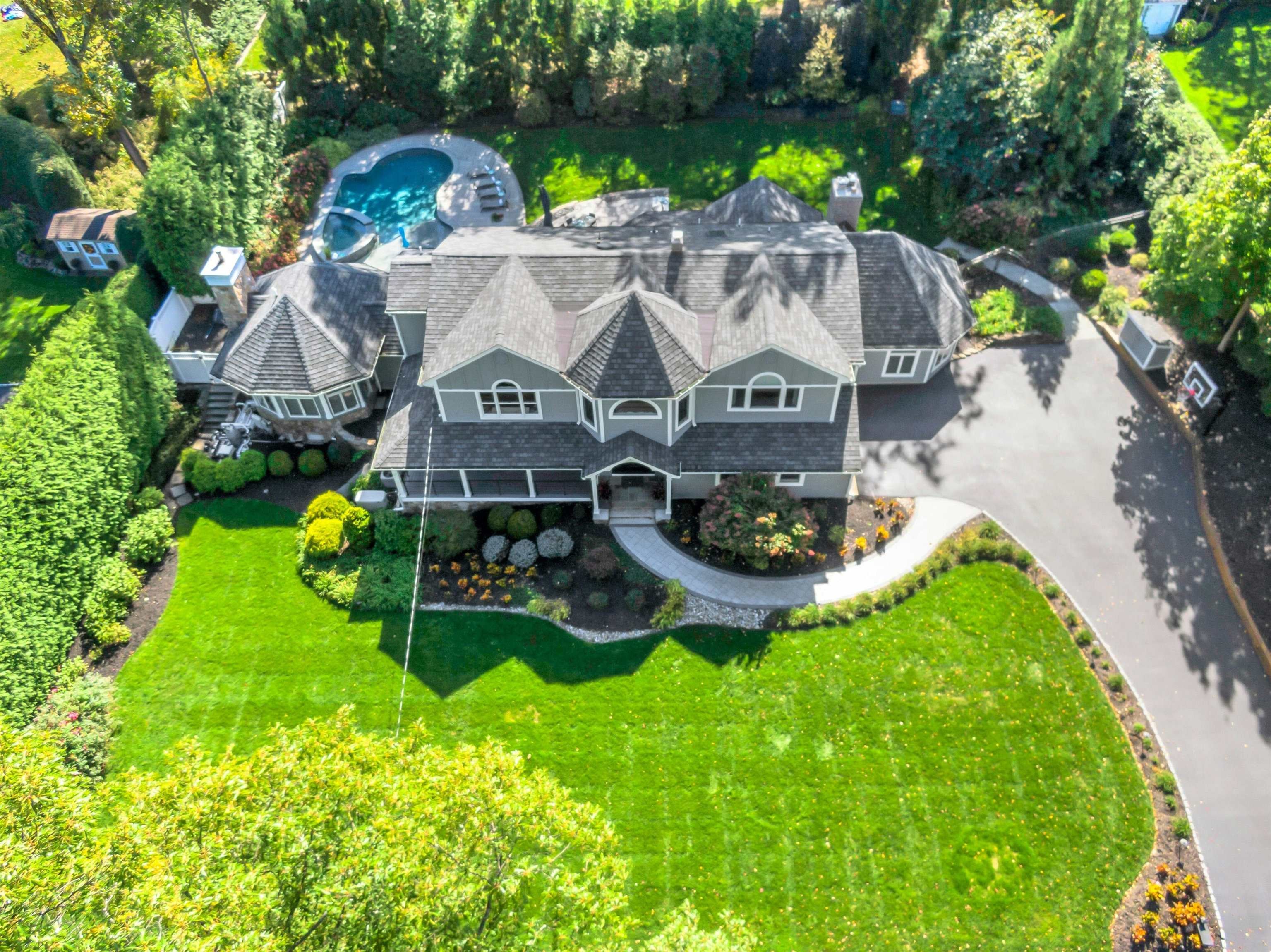 545 MILLER RD
