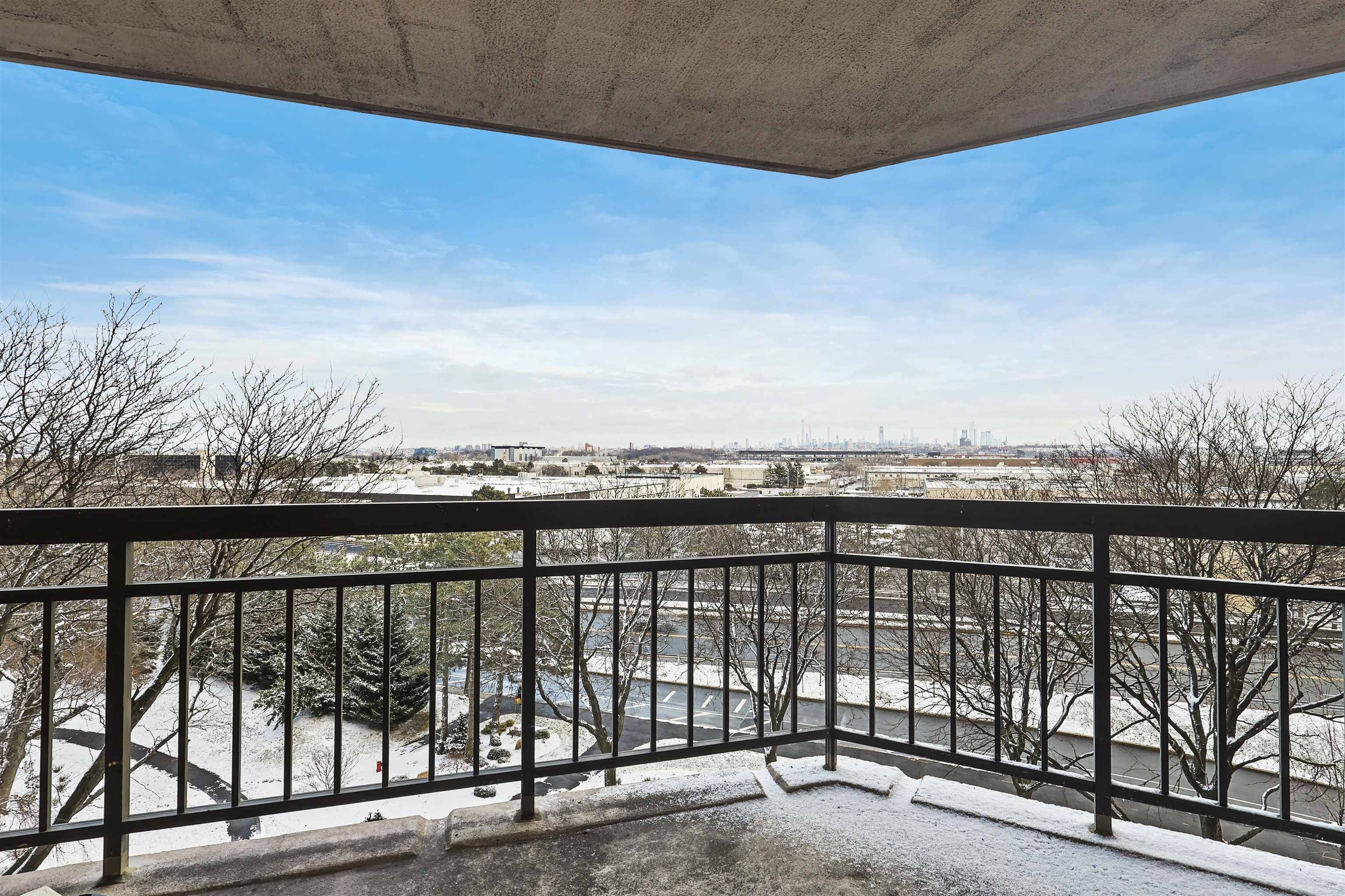 417 Harmon Cove Tower #417, Secaucus, New Jersey image 15