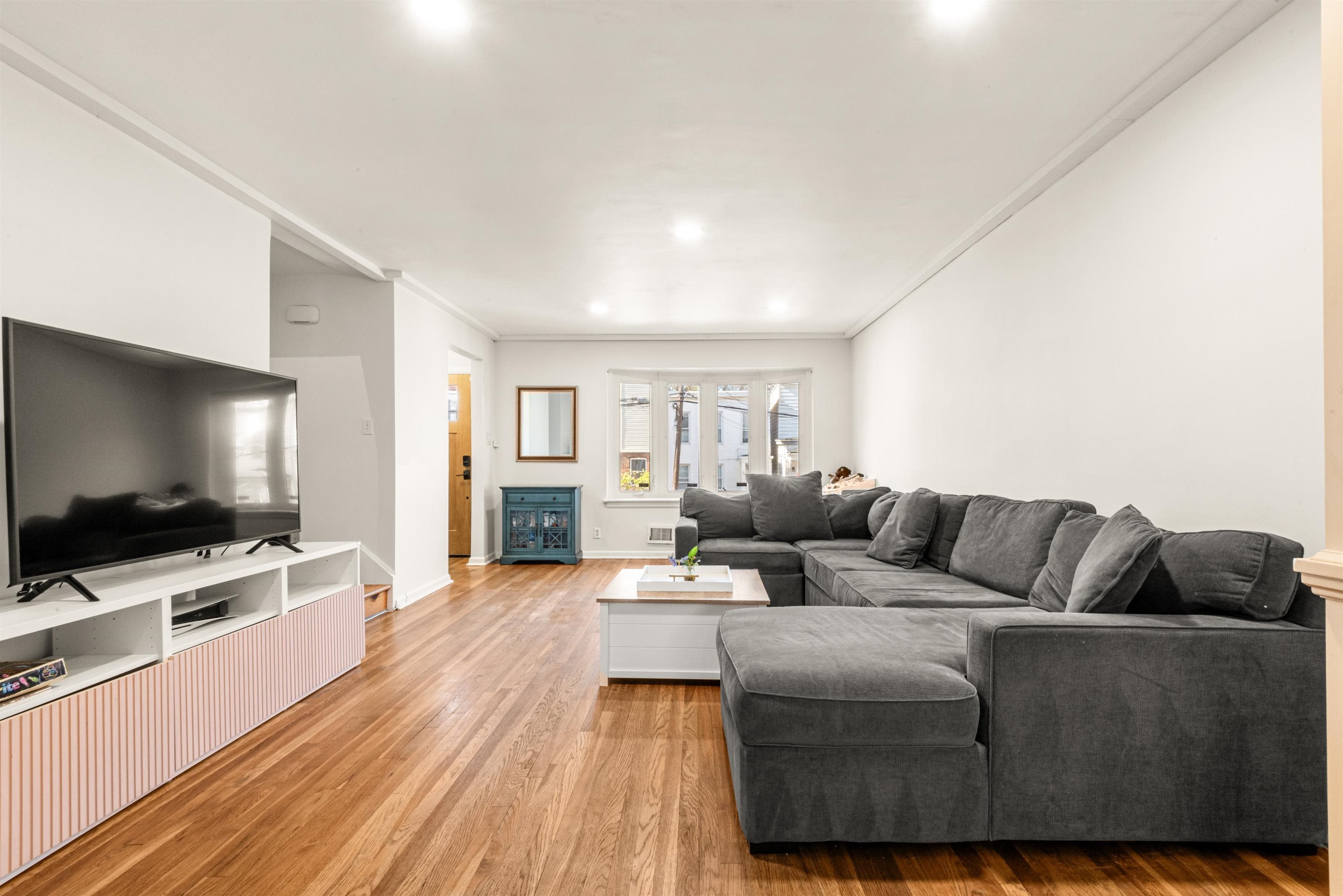Search Homes 4 398 FAIRMOUNT AVE