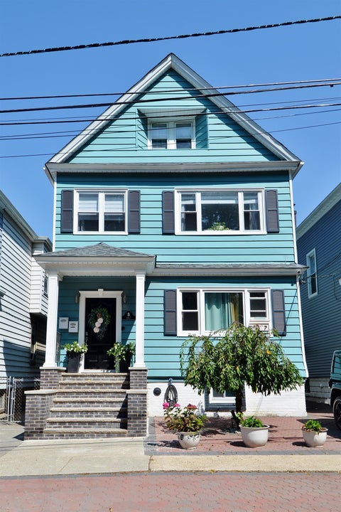 Multifamily For Sale - 187 West 48th St<br/> Bayonne, NJ 07002