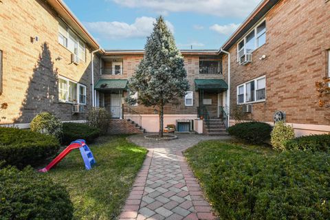 Condo For Sale - 5800 Broadway #3<br/> Hudson County, West New York, NJ 07093