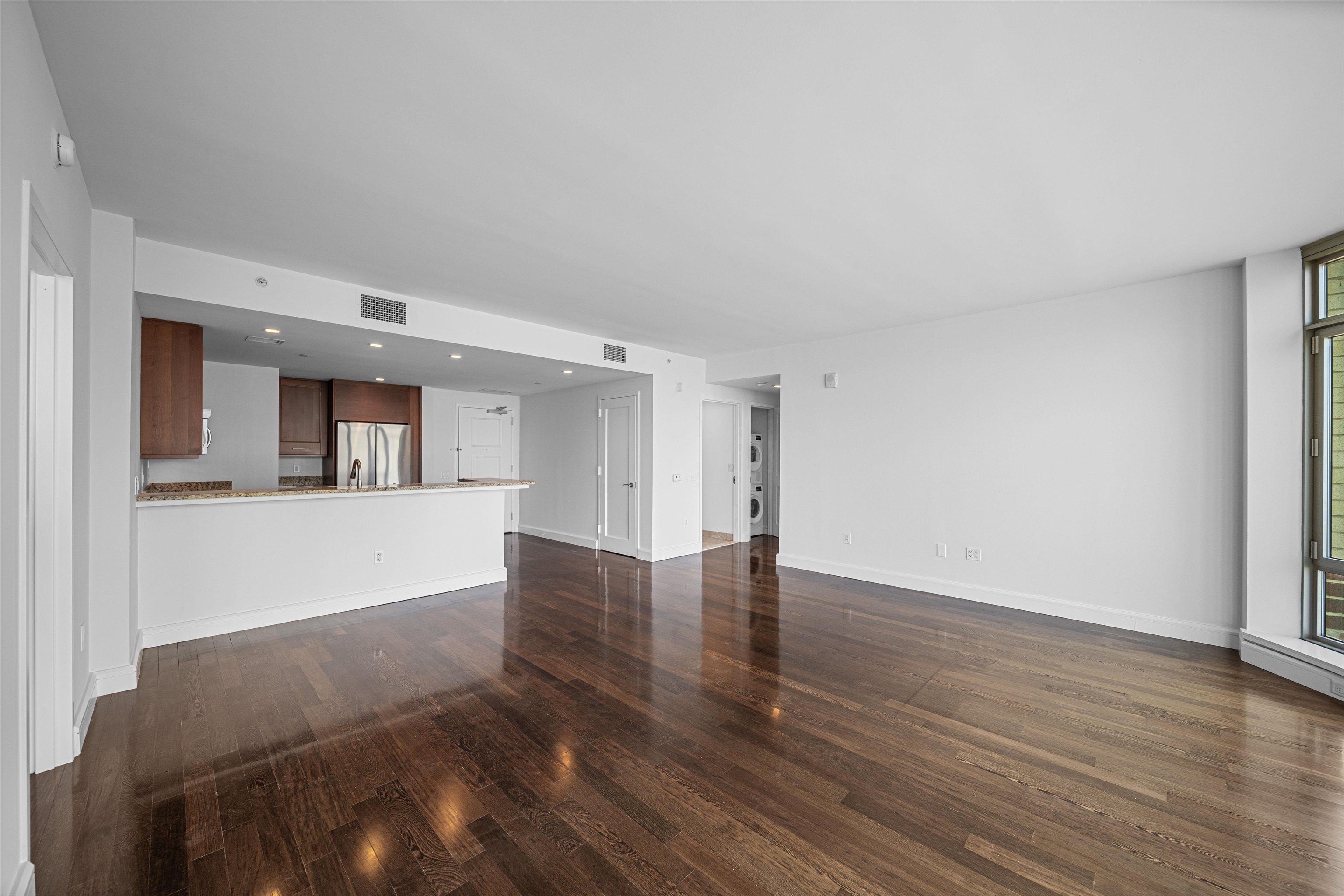 8100 RIVER RD 915