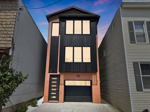 Condo For Sale - 79 East 23rd St #1<br/> Bayonne, NJ 07002