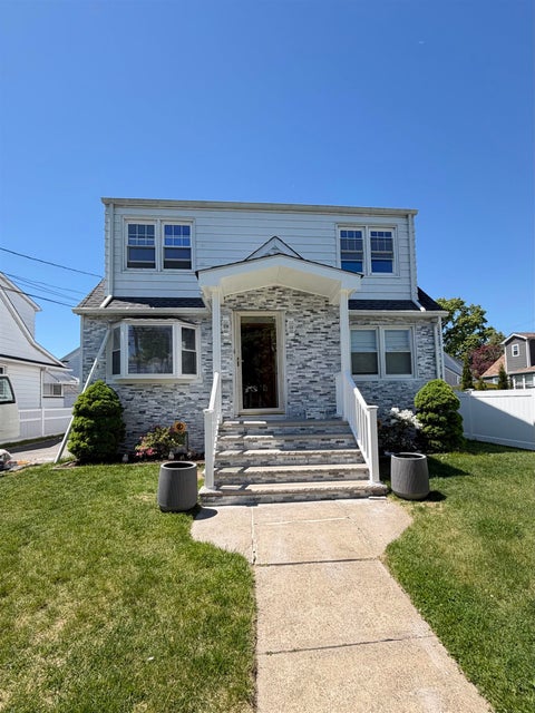 Homes For Rent - 69 La Salle Ave #2<br/> Passaic County, Clifton, NJ 07013