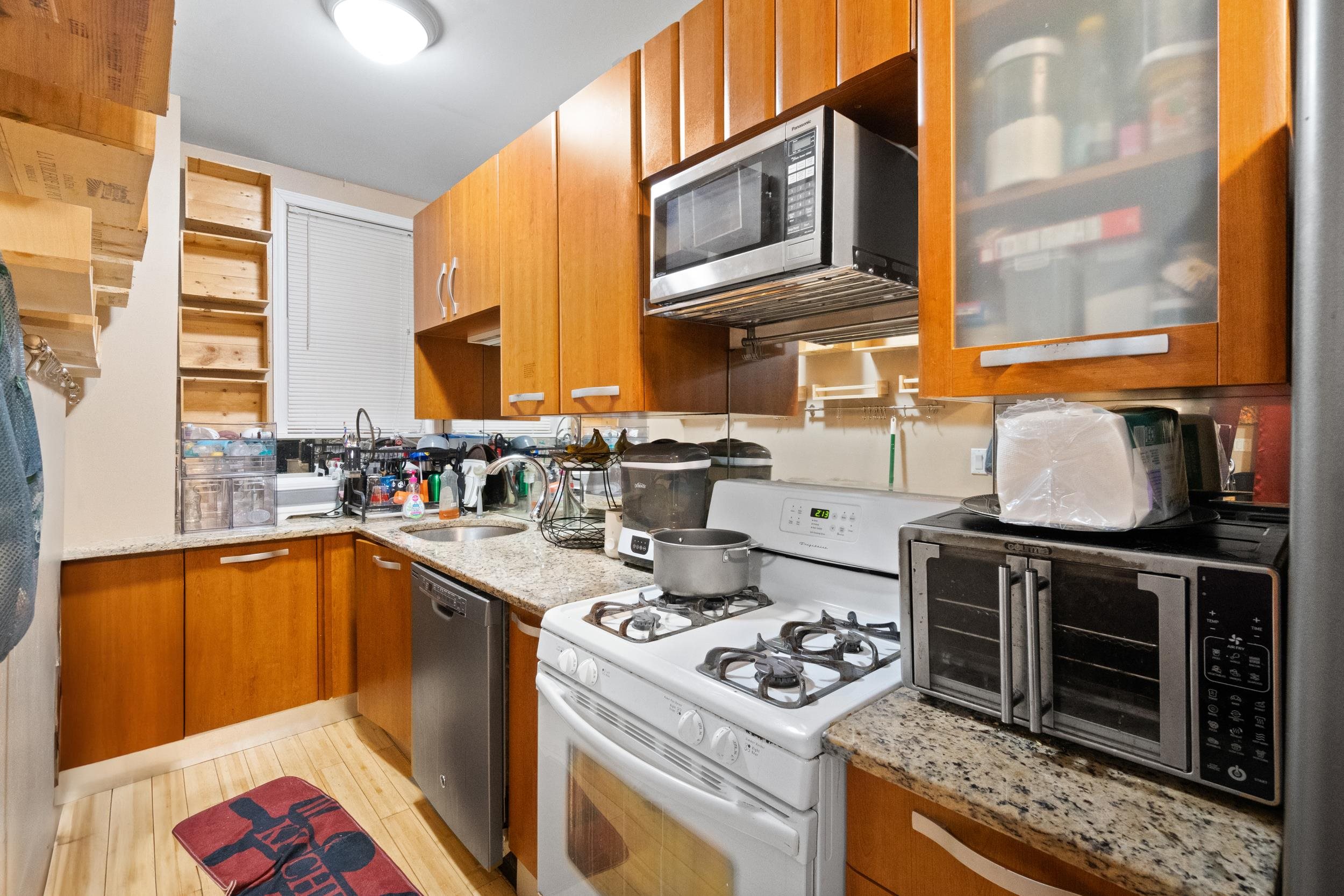 313 Avenue C #4, Bayonne, New Jersey image 6