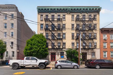 Condo For Sale - 622 Park Ave #2C<br/> Hoboken, NJ 07030