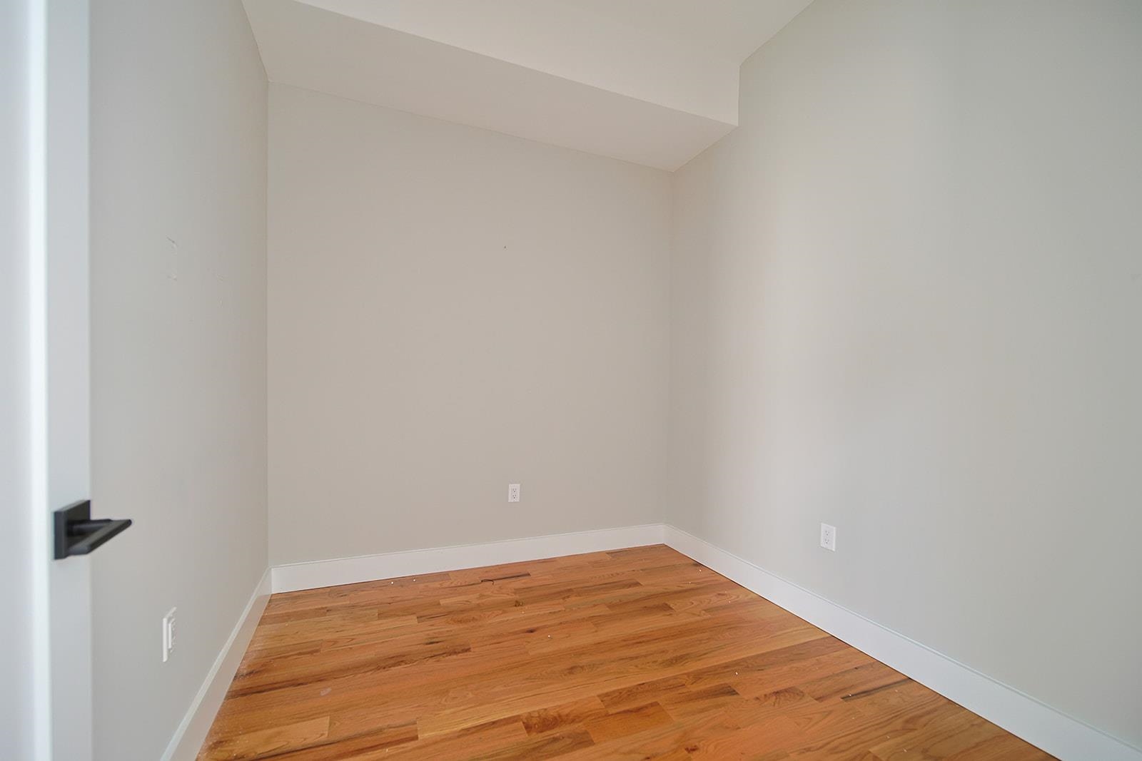 40 Wright Ave, Jersey City, New Jersey image 13