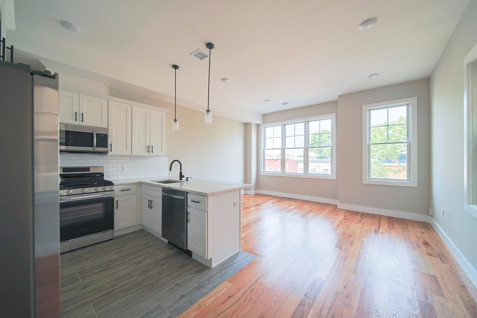 40 Wright Ave, Jersey City, New Jersey image 3