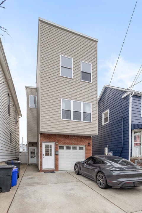 Featured picture for the property 240002962