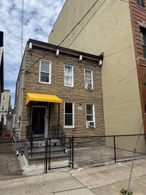 Homes For Rent - 183 Webster Ave #1<br/> Hudson County, Jersey City, NJ 07307