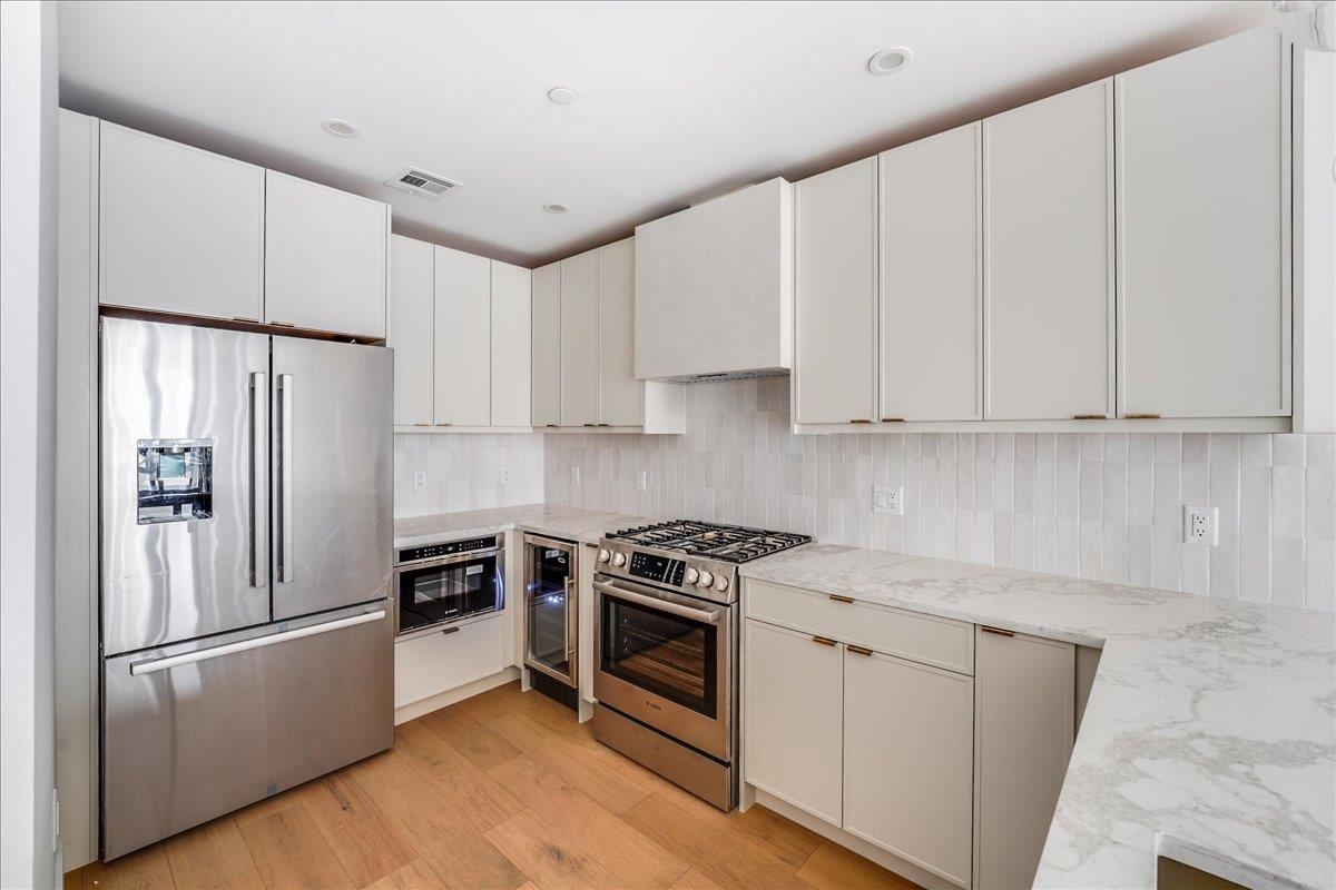418 Monroe St #301, Hoboken, New Jersey image 2