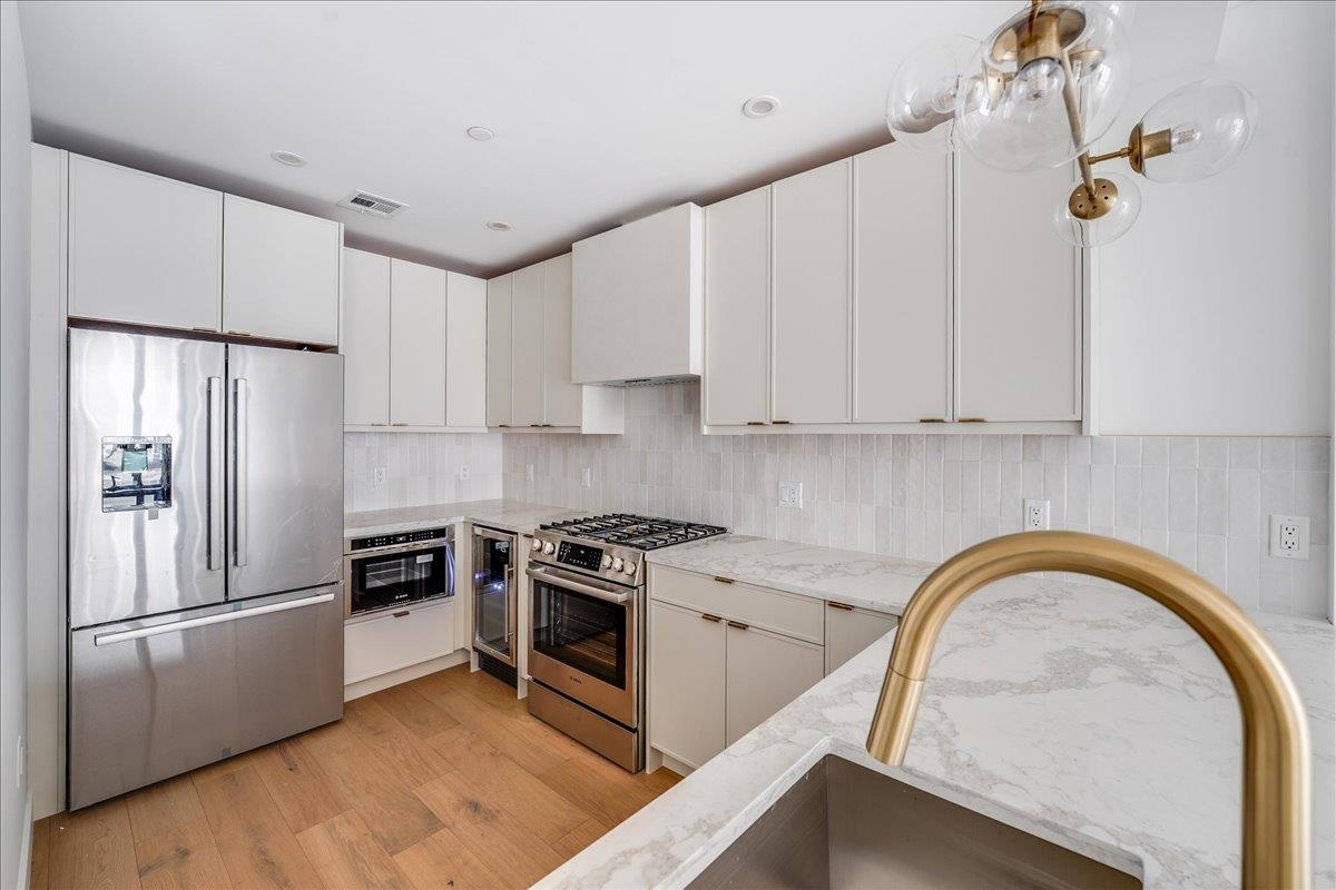 418 Monroe St #301, Hoboken, New Jersey image 3