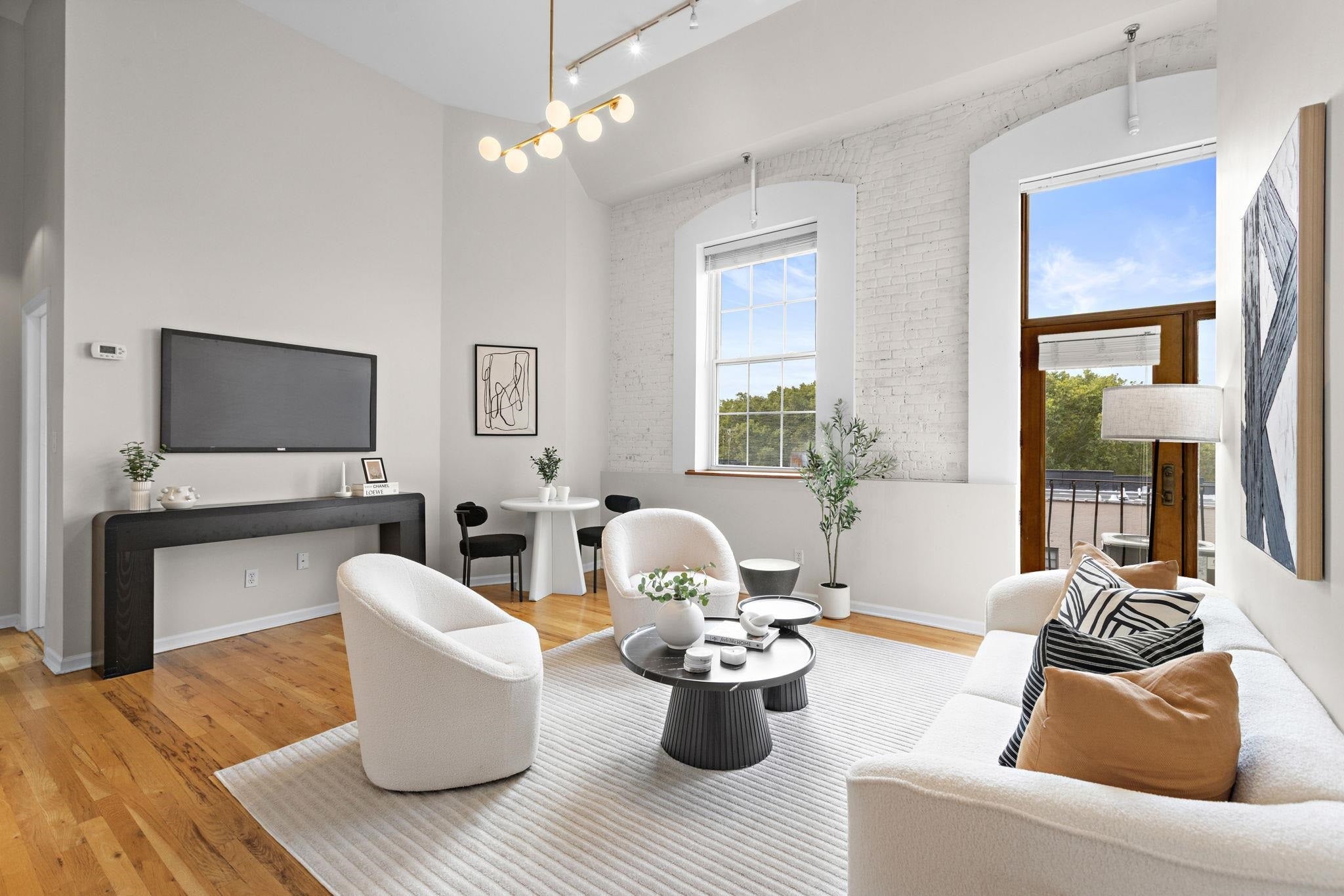 1015 GRAND ST 4B