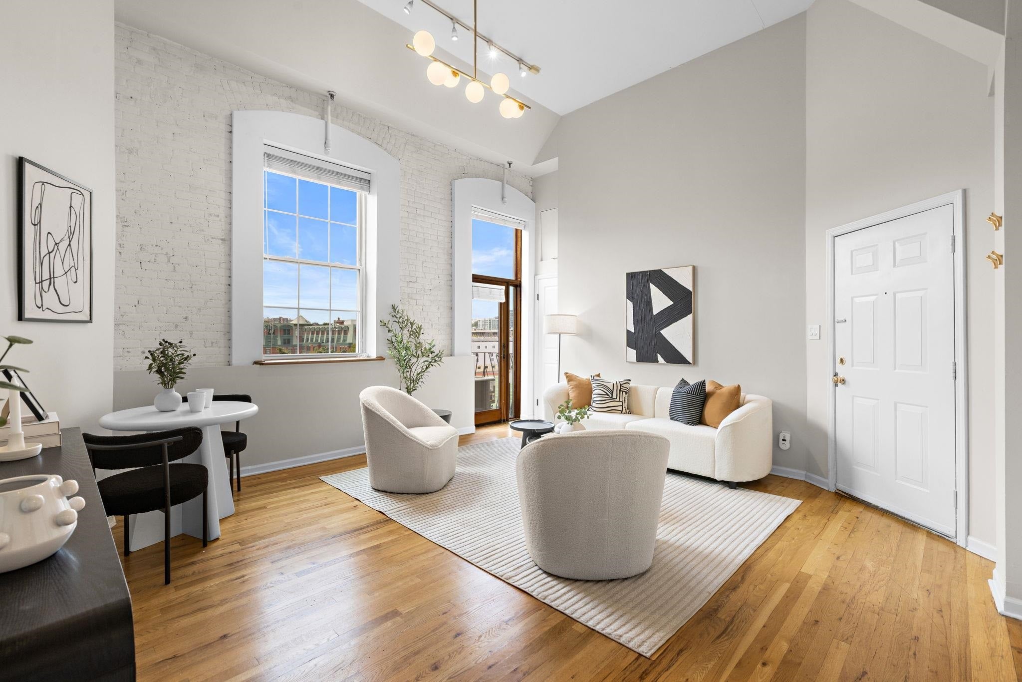 1015 GRAND ST 4B