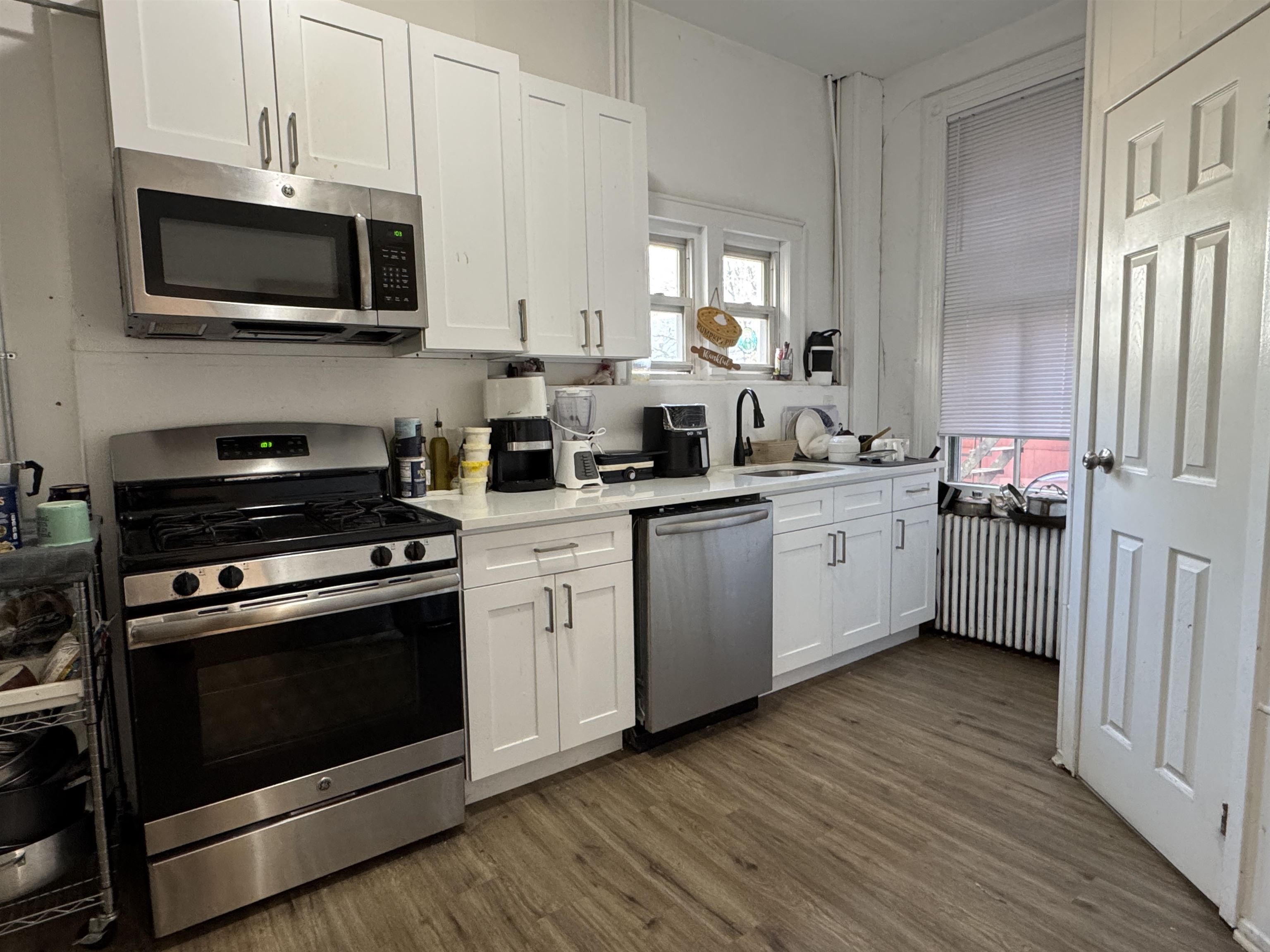 122 Magnolia Ave, Jersey City, New Jersey image 7