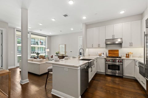 Condo For Sale - 3 Somerset Lane #501<br/> Edgewater, NJ 07020