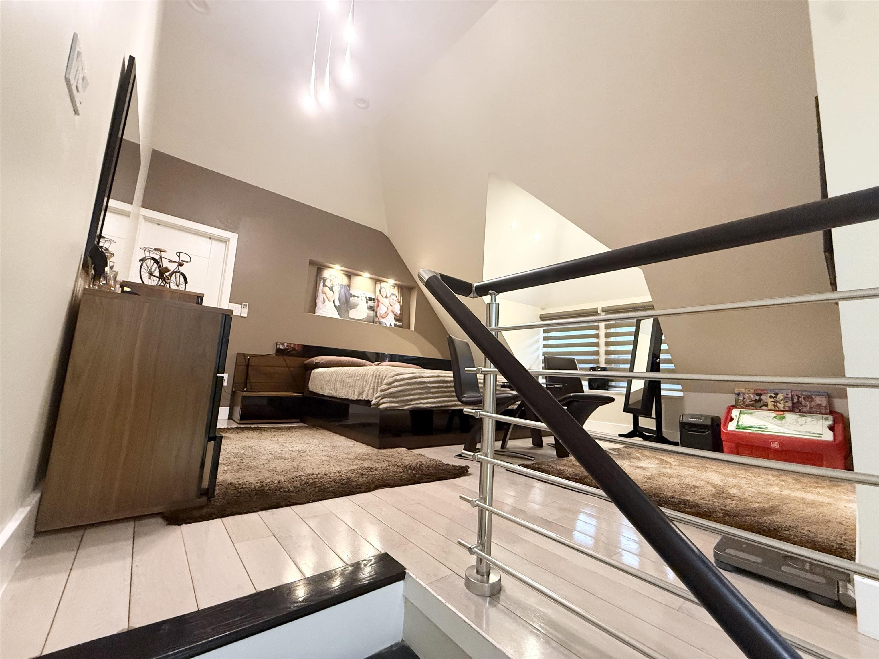 89 West 6th St, Bayonne, New Jersey image 27