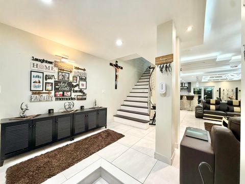 89 West 6th St, Bayonne, NJ 07002 - MLS#: 250006777
