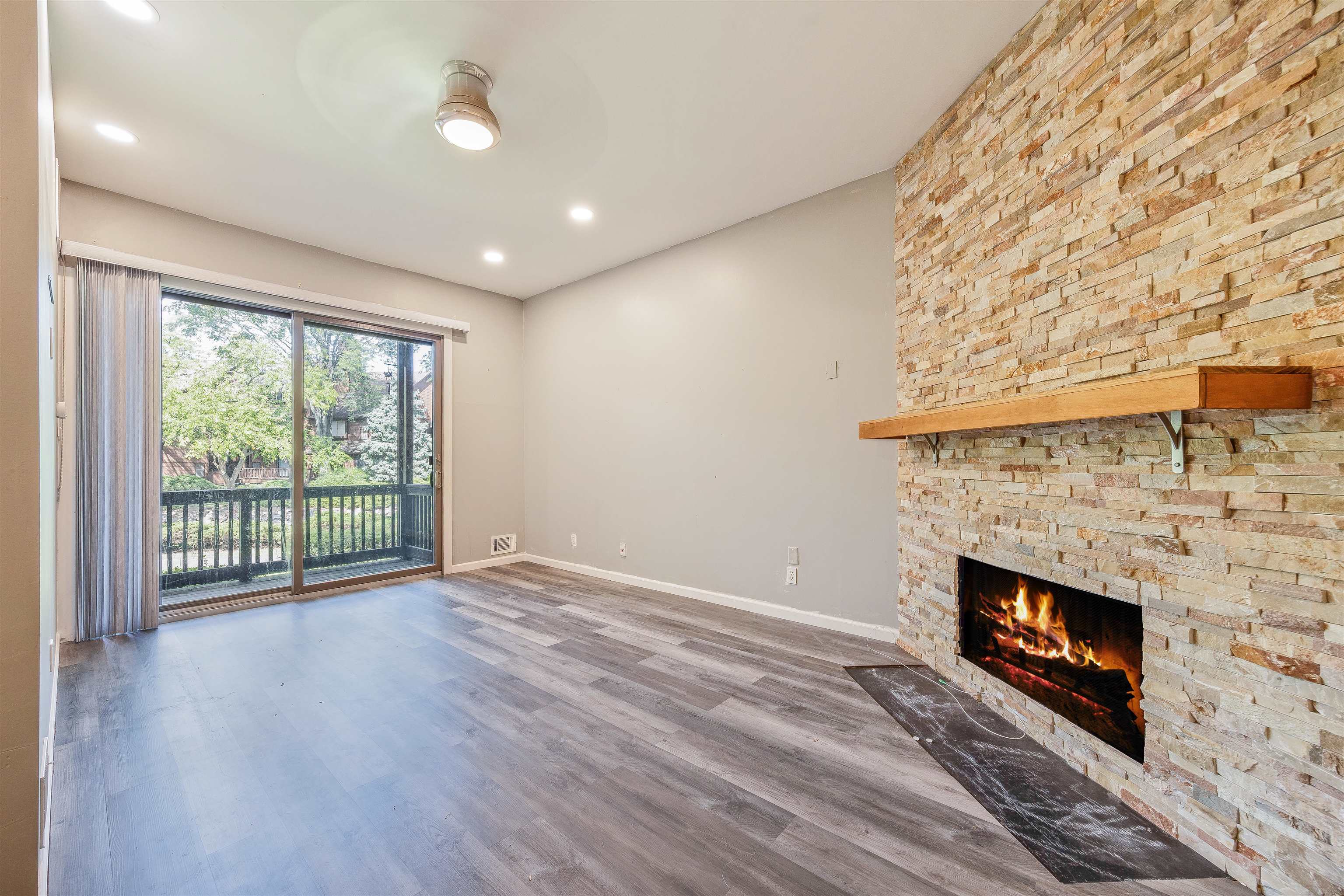 327 SEA ISLE KEY
