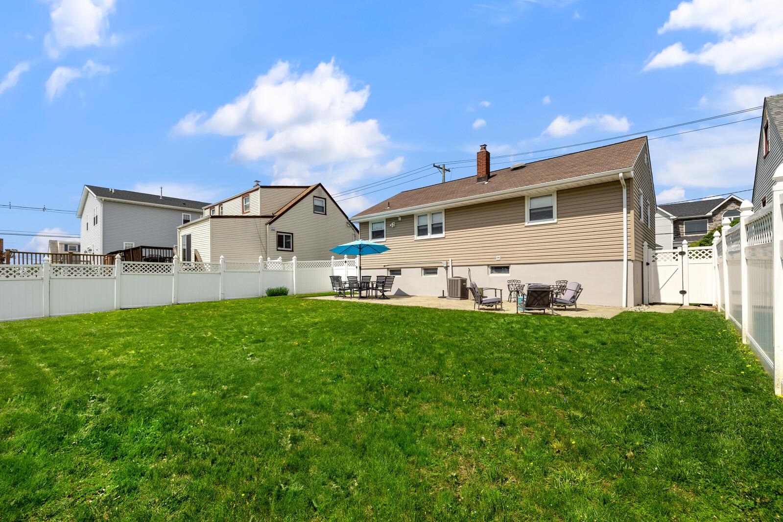1026 Gillis Pl, Secaucus, New Jersey image 35