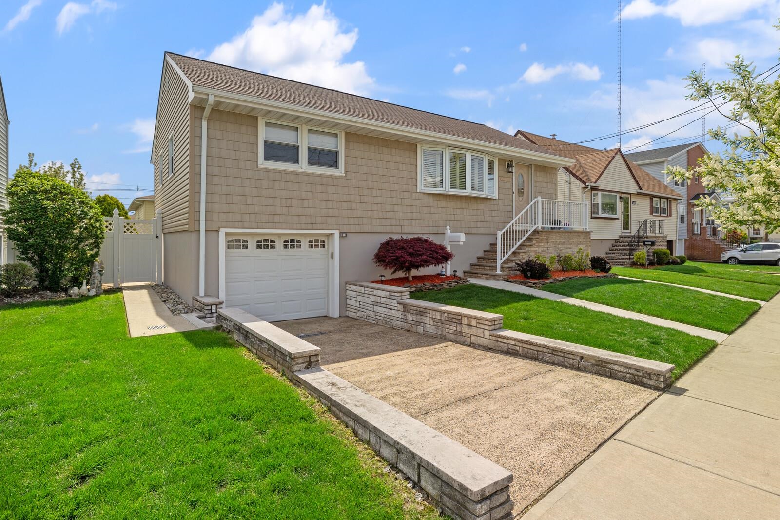 1026 Gillis Pl, Secaucus, New Jersey image 7