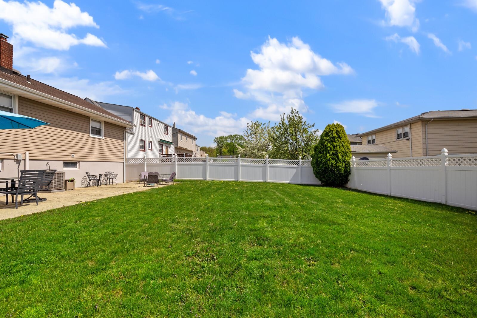 1026 Gillis Pl, Secaucus, New Jersey image 32