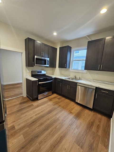 MLS: 250005085