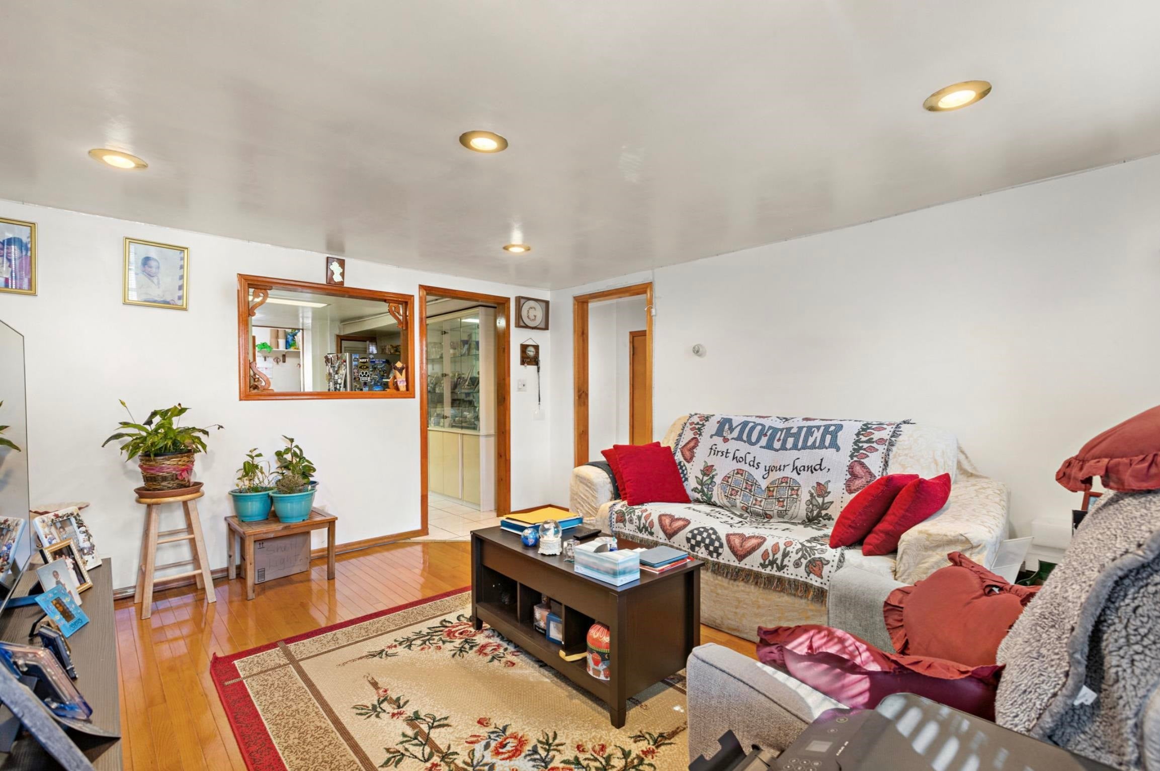 79 CHESTNUT AVE