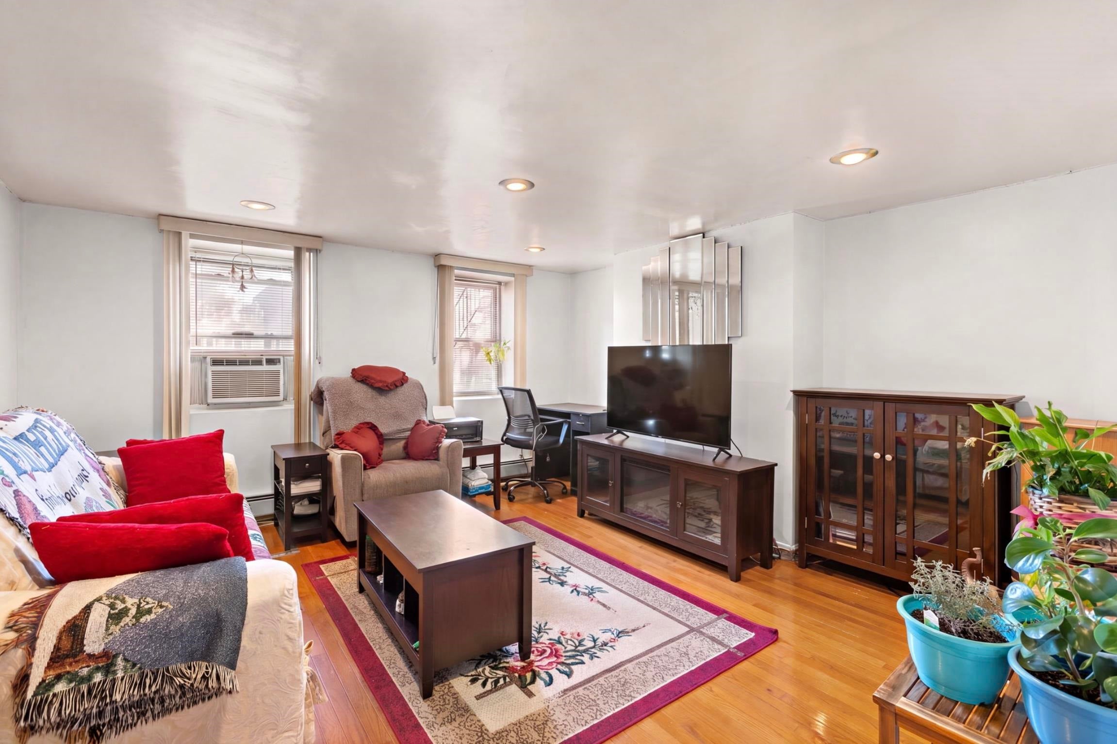 79 CHESTNUT AVE