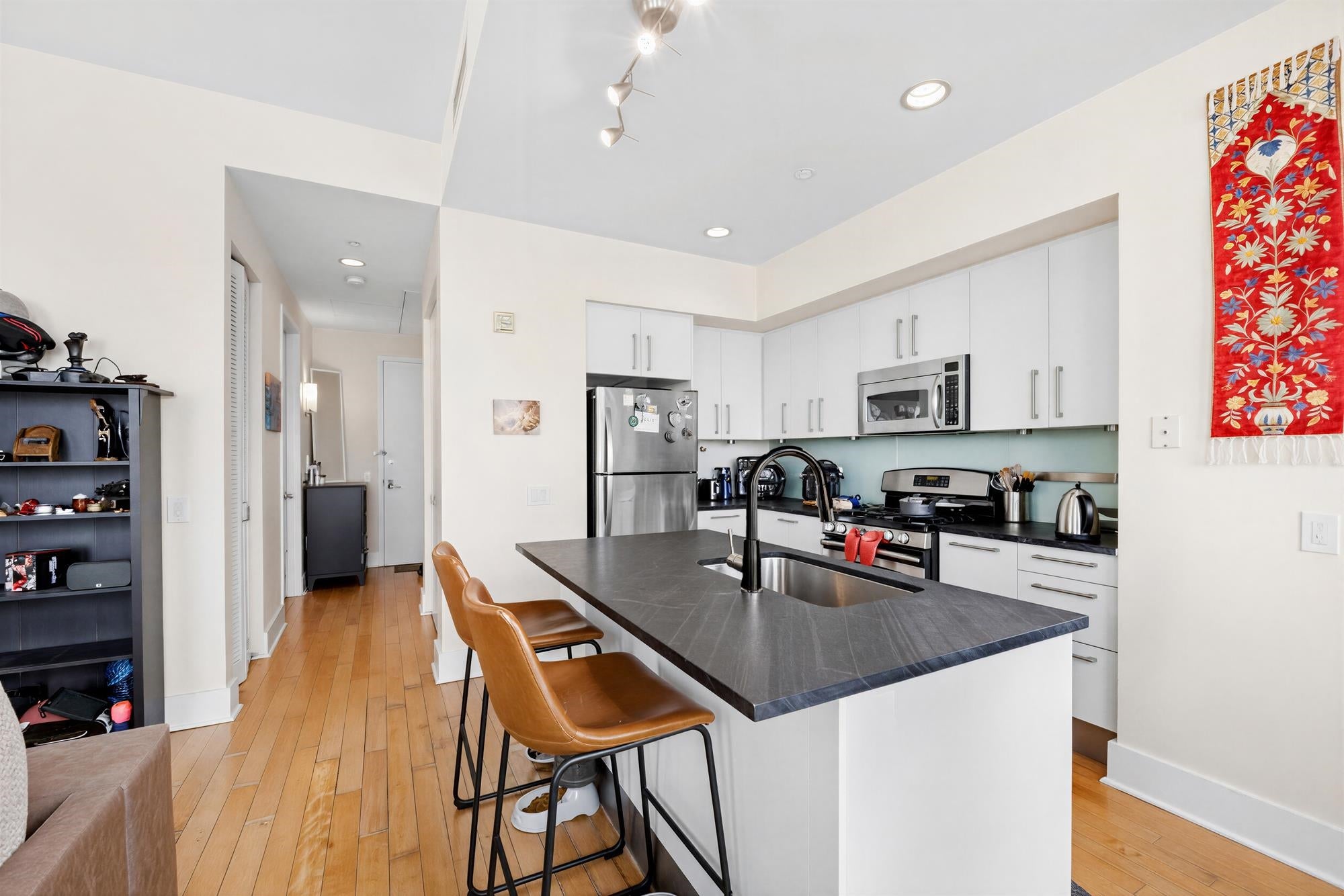 4 BEACON WAY 601