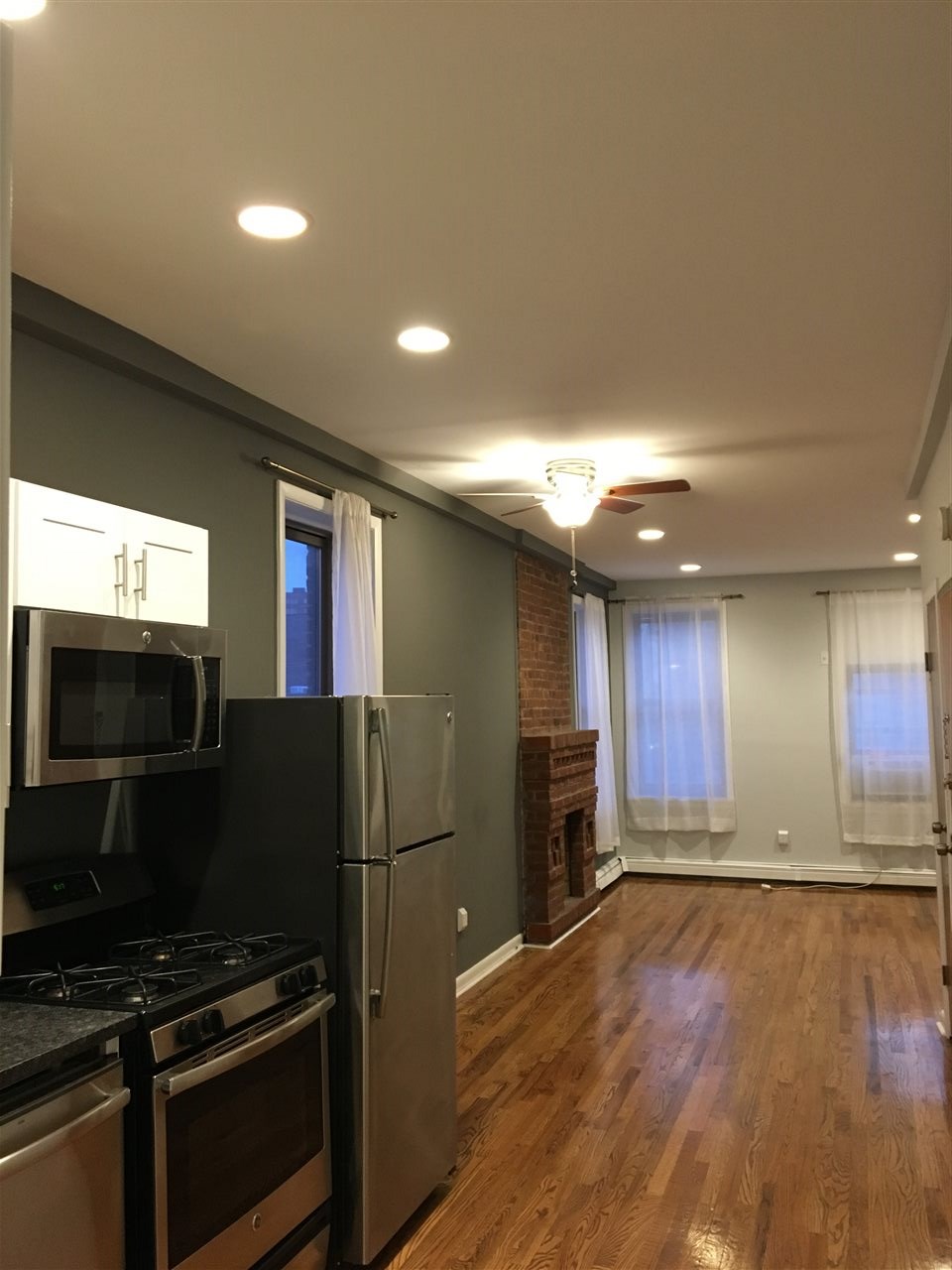 650 1ST ST 3