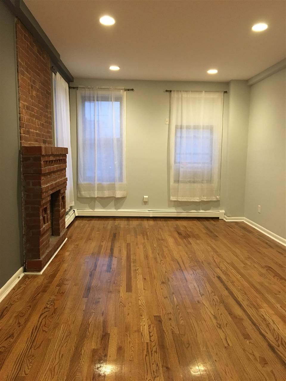 650 1ST ST 3