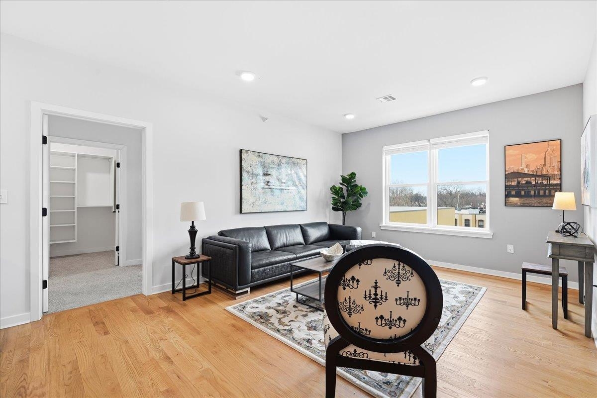 660 BLOOMFIELD AVE 406