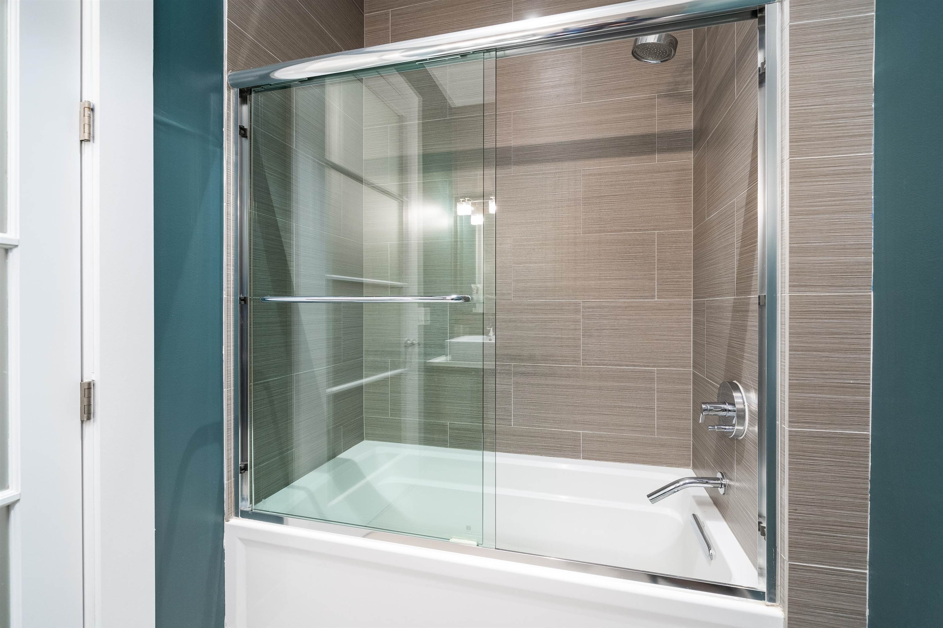 650 Montgomery St #402, Jersey City, New Jersey image 25